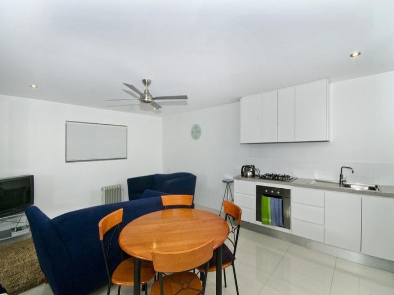 15 Bindoon Close, Elanora QLD 4221