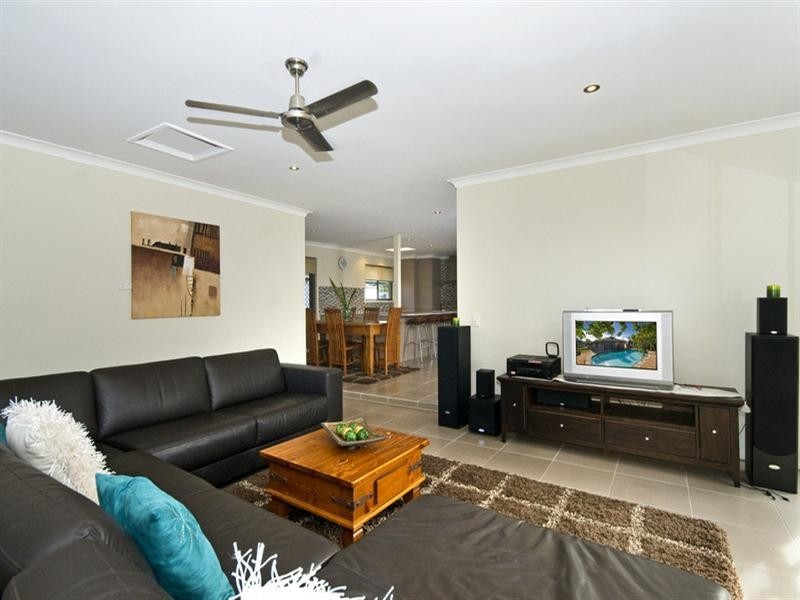 14 Walnut Street, Elanora QLD 4221