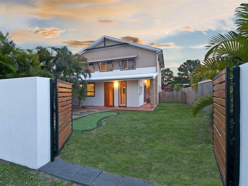 69 Twenty Fifth Avenue, Palm Beach QLD 4221