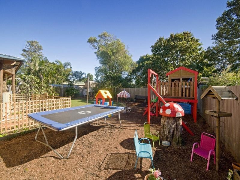 69 Twenty Fifth Avenue, Palm Beach QLD 4221