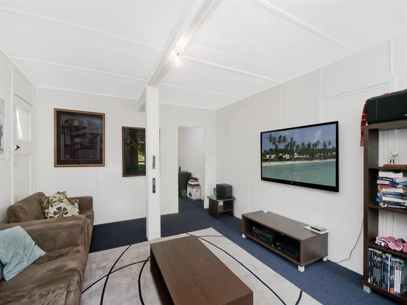 212 Cypress Terrace, Palm Beach QLD 4221