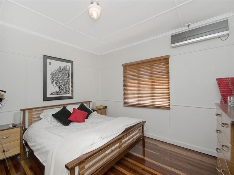 212 Cypress Terrace, Palm Beach QLD 4221