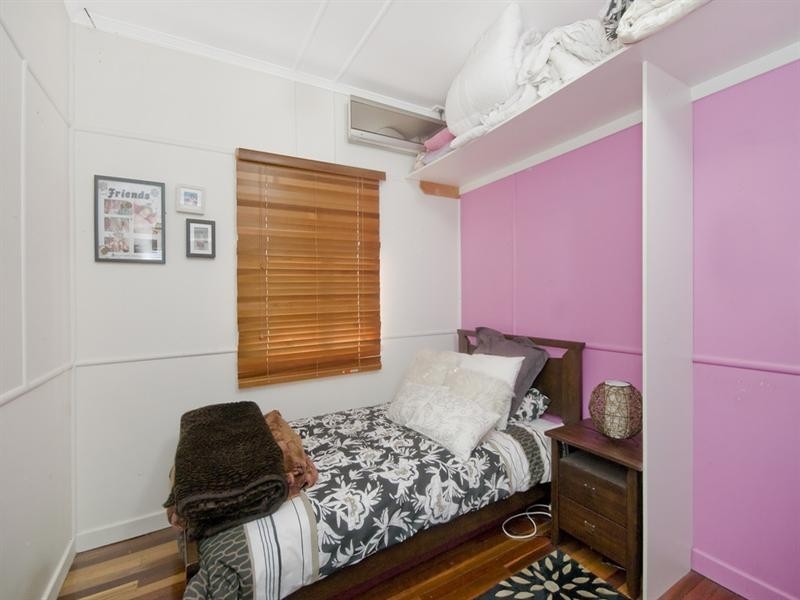 212 Cypress Terrace, Palm Beach QLD 4221