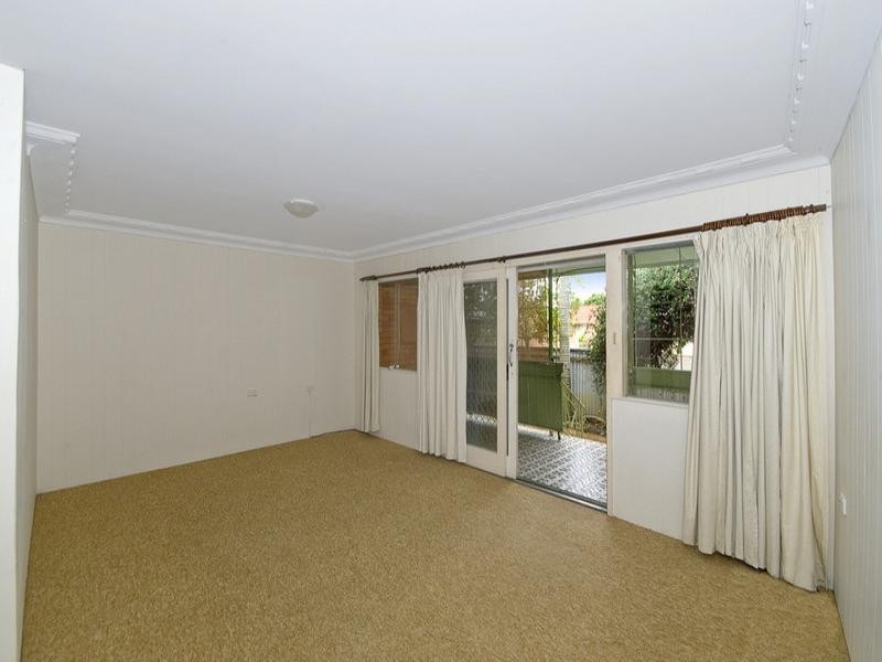 54 Fifth Avenue, Palm Beach QLD 4221