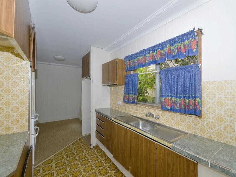 54 Fifth Avenue, Palm Beach QLD 4221