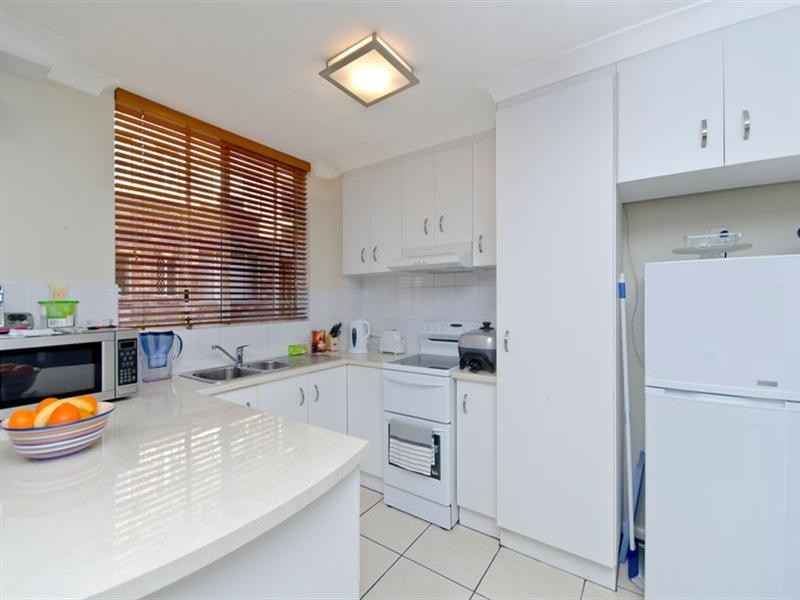 2/14 Third Avenue, Palm Beach QLD 4221