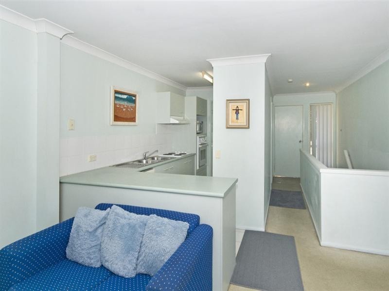 4/2 Simpsons Road, Currumbin Waters QLD 4223