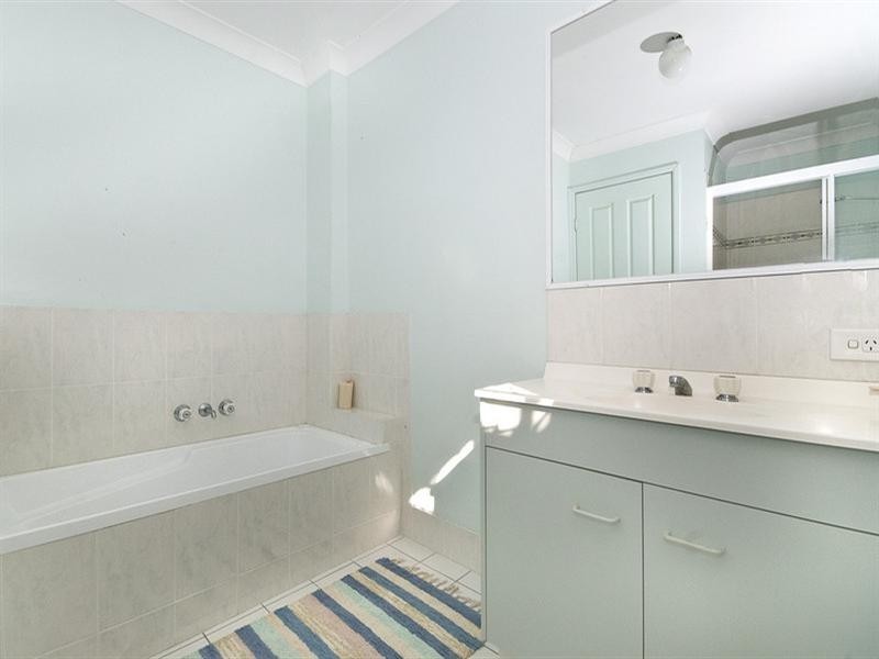 4/2 Simpsons Road, Currumbin Waters QLD 4223