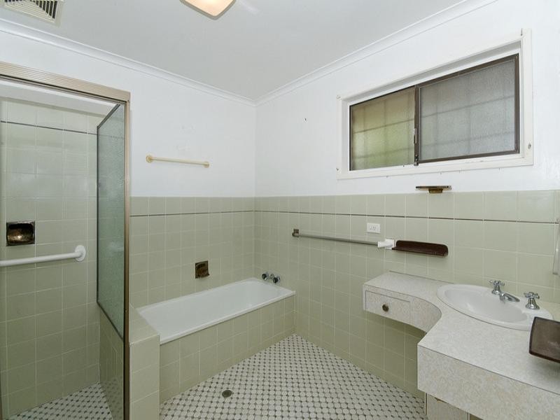 2/38 Tallebudgera Drive, Palm Beach QLD 4221