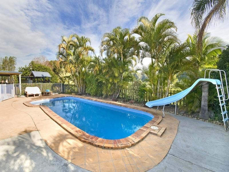 3 Larch Street, Tallebudgera QLD 4228