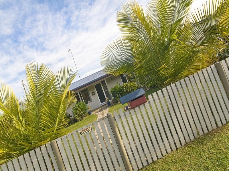 3 Larch Street, Tallebudgera QLD 4228