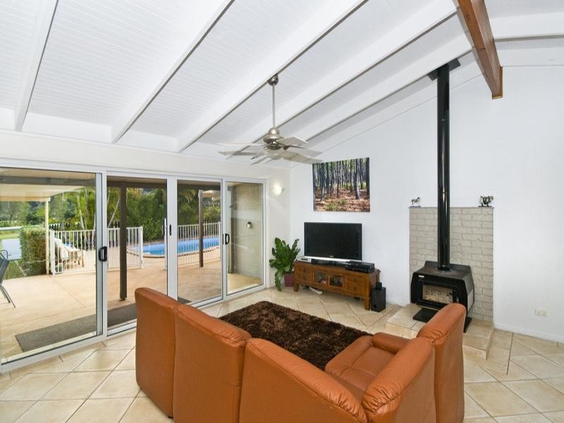 3 Larch Street, Tallebudgera QLD 4228
