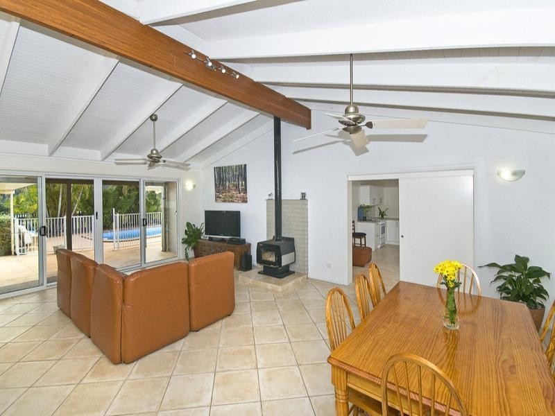 3 Larch Street, Tallebudgera QLD 4228
