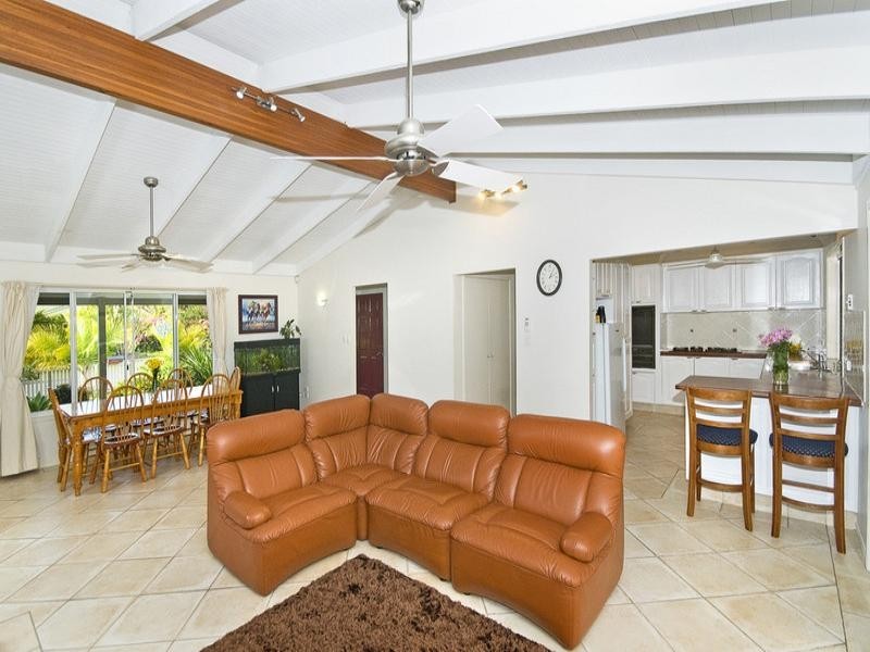3 Larch Street, Tallebudgera QLD 4228