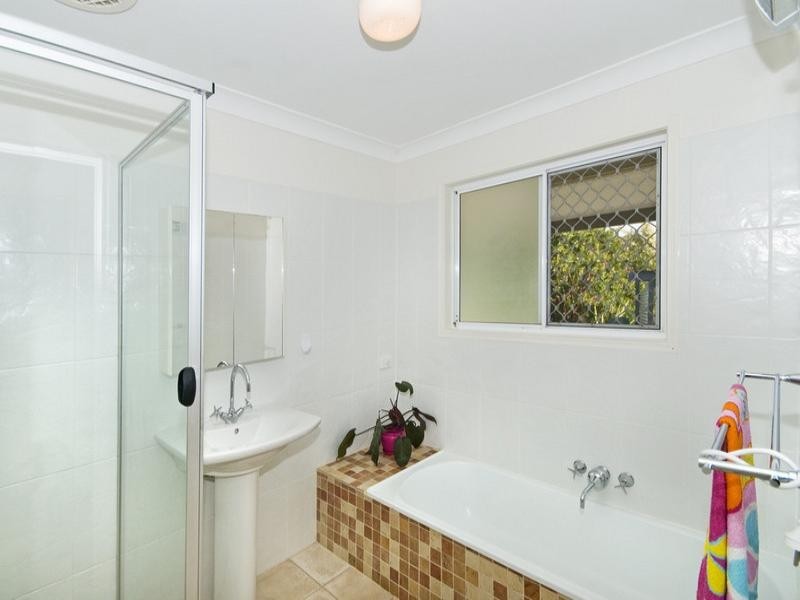 3 Larch Street, Tallebudgera QLD 4228