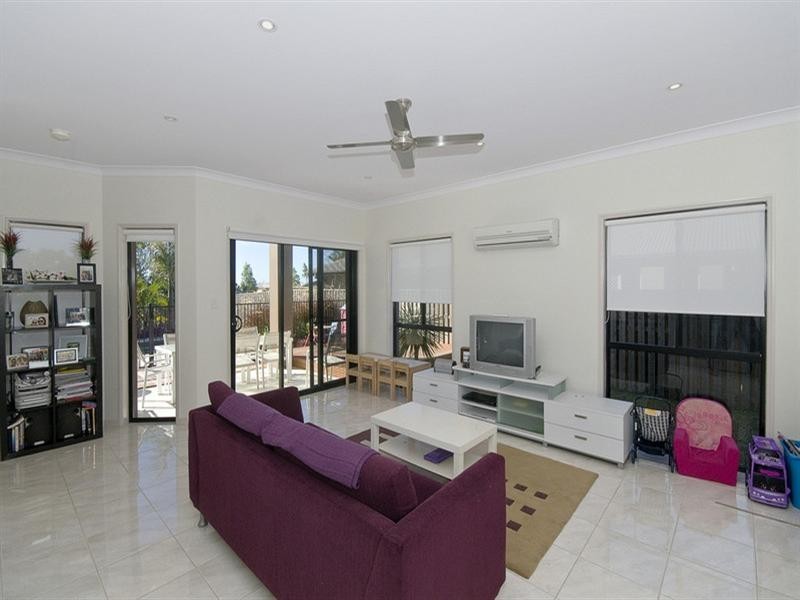 8 Aquarius Street, Reedy Creek QLD 4227