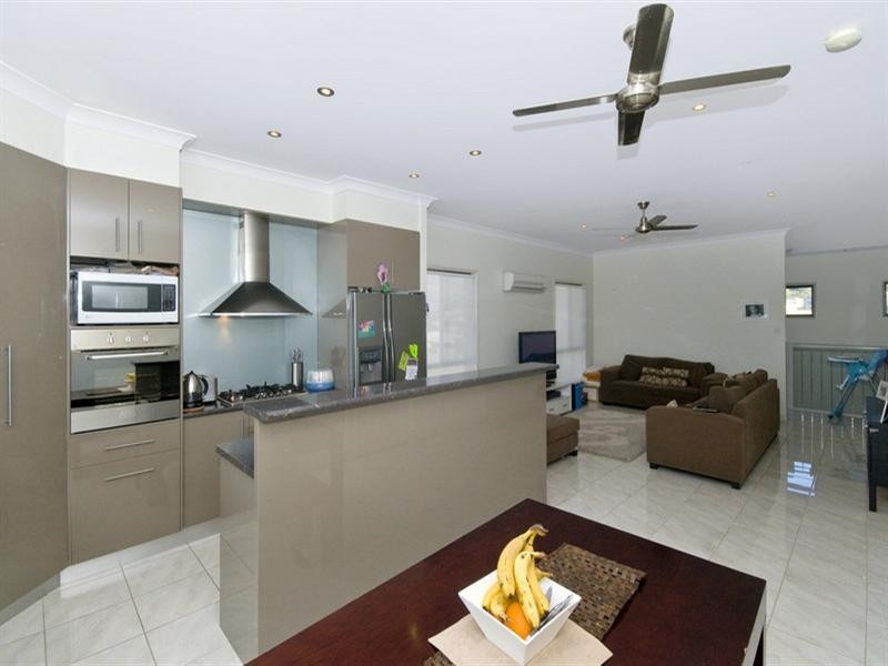 8 Aquarius Street, Reedy Creek QLD 4227