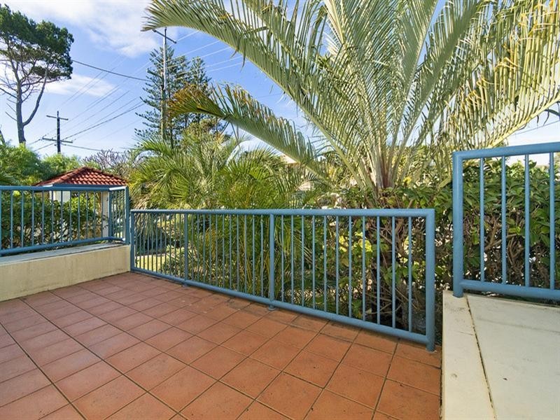 1/19 Twenty Fourth Avenue, Palm Beach QLD 4221