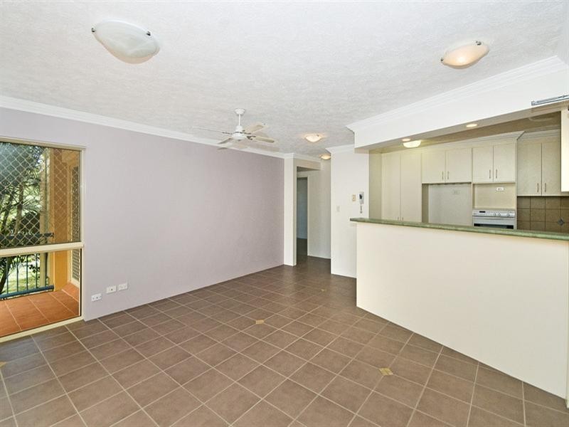 1/19 Twenty Fourth Avenue, Palm Beach QLD 4221