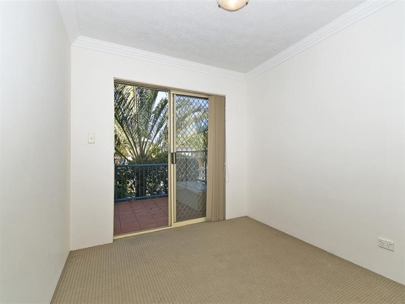 1/19 Twenty Fourth Avenue, Palm Beach QLD 4221