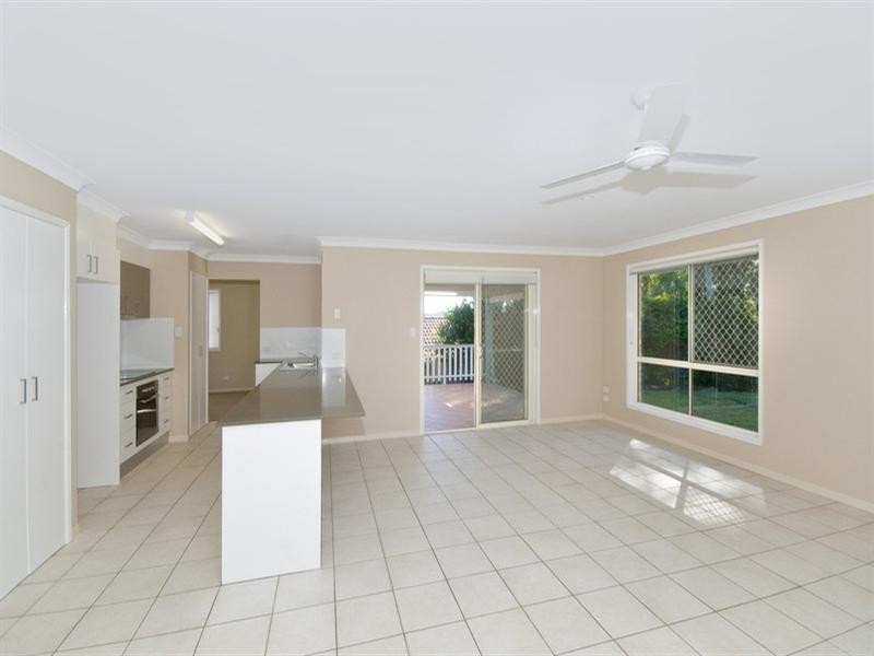 22 Hibertia Avenue, Elanora QLD 4221