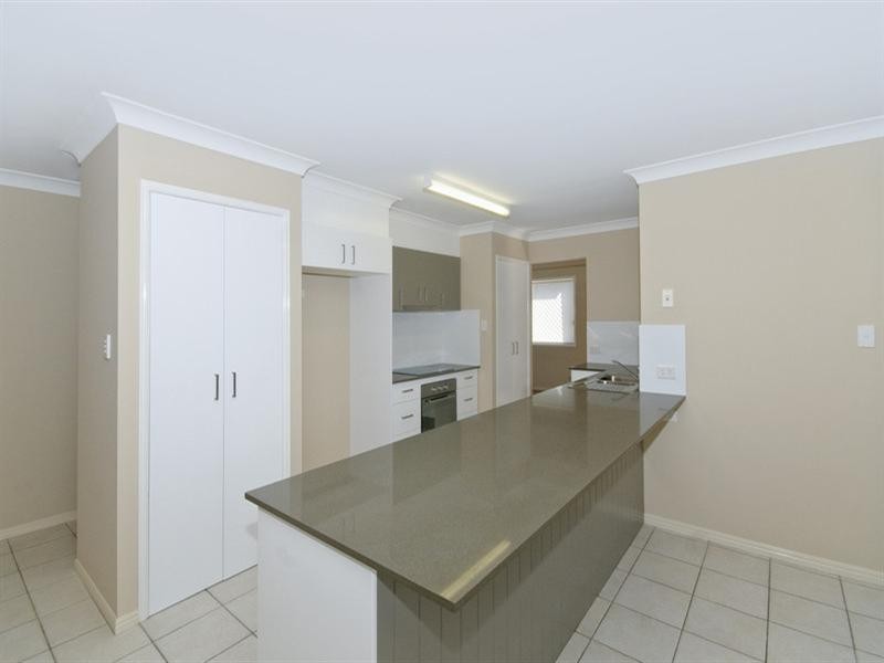 22 Hibertia Avenue, Elanora QLD 4221