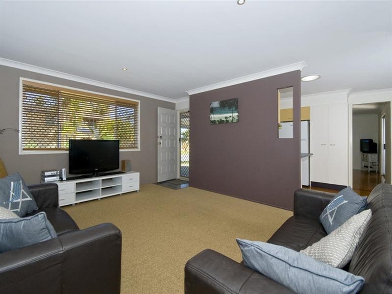 9 Ebony Place, Palm Beach QLD 4221