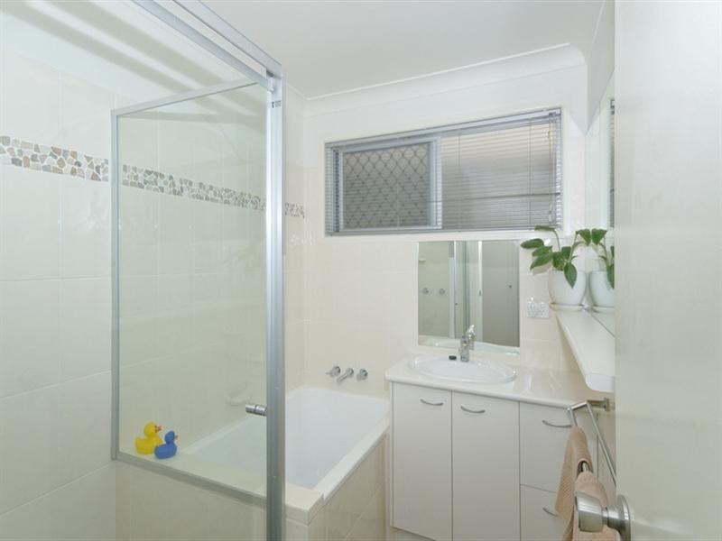 9 Ebony Place, Palm Beach QLD 4221