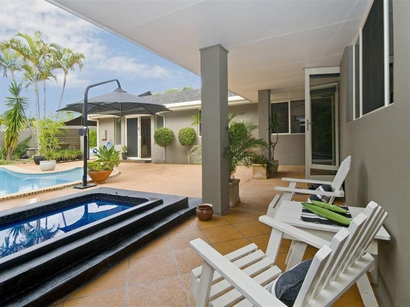 38 Avanti Street, Mermaid Waters QLD 4218