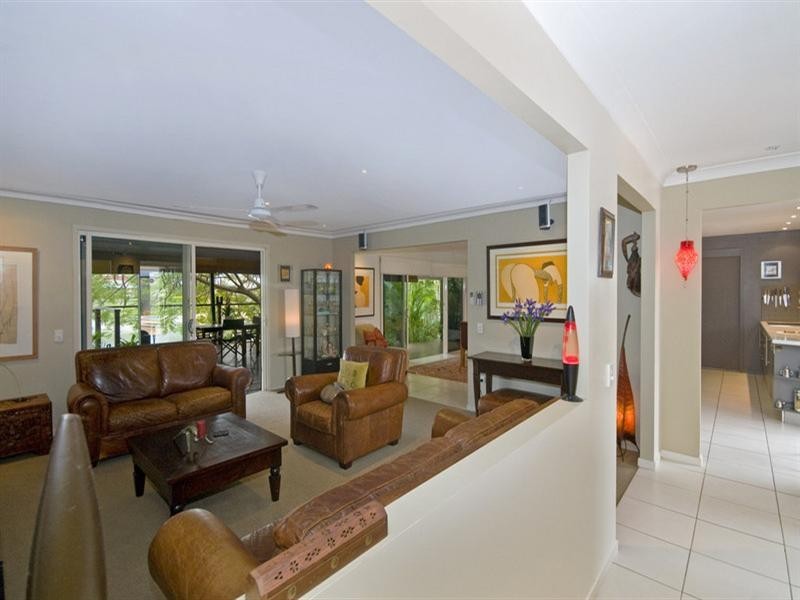 38 Avanti Street, Mermaid Waters QLD 4218