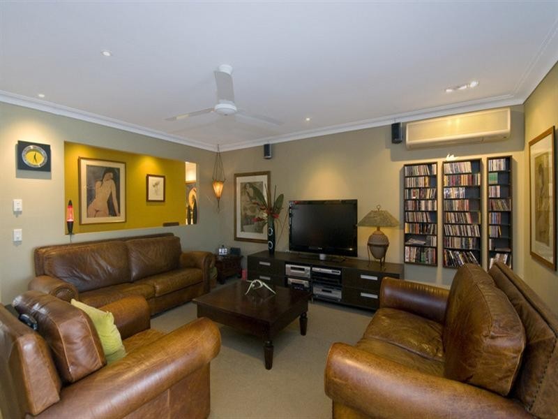 38 Avanti Street, Mermaid Waters QLD 4218