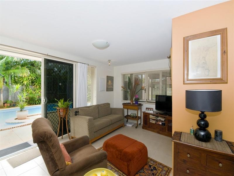 38 Avanti Street, Mermaid Waters QLD 4218