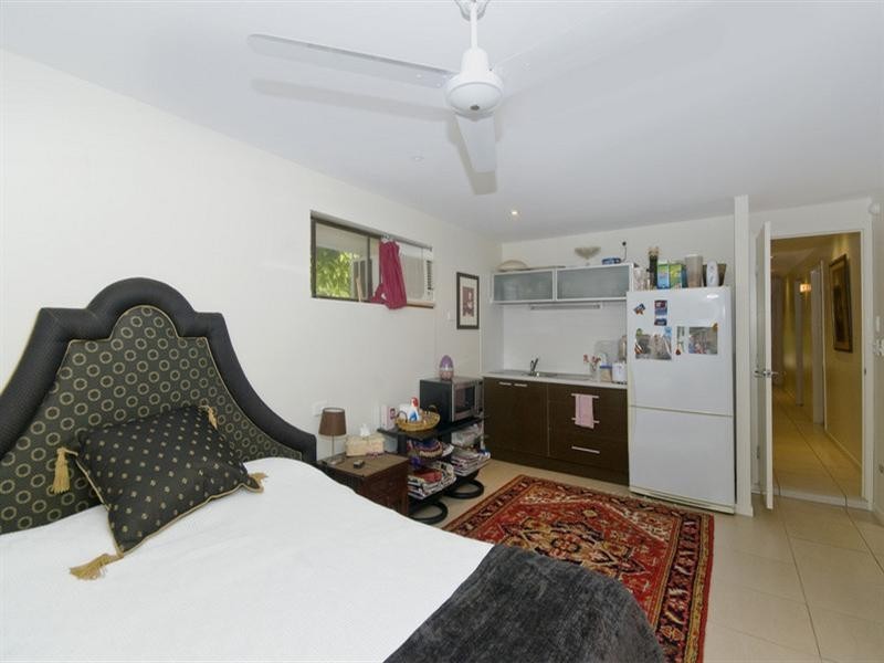 38 Avanti Street, Mermaid Waters QLD 4218