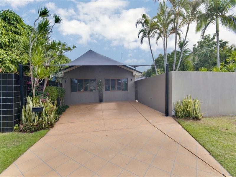 38 Avanti Street, Mermaid Waters QLD 4218