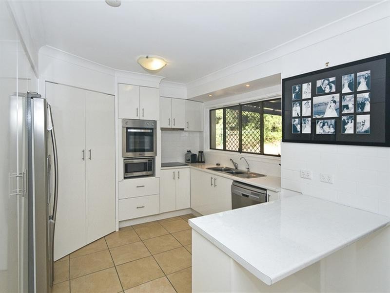11 Evergreen Drive, Elanora QLD 4221
