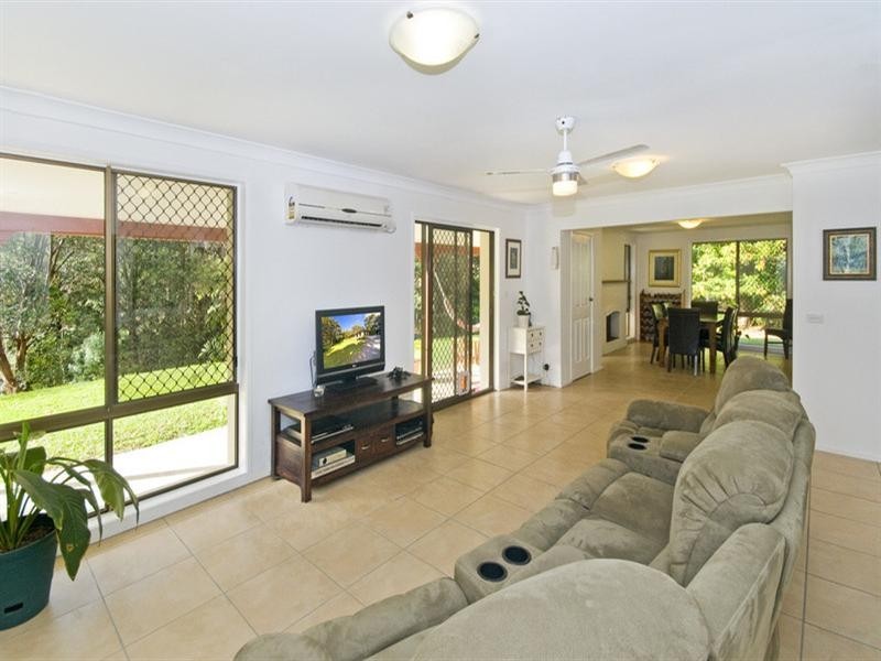 11 Evergreen Drive, Elanora QLD 4221