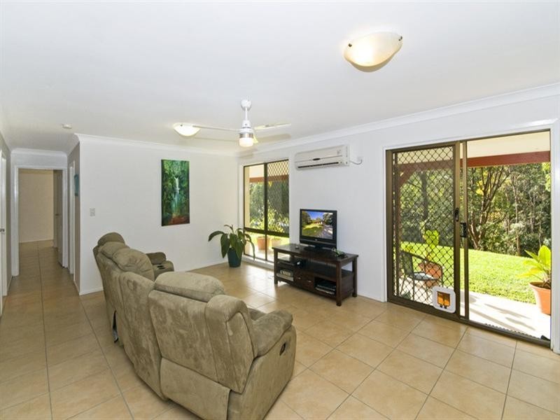 11 Evergreen Drive, Elanora QLD 4221