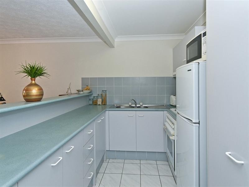 16/9 Harrier Drive, Burleigh Waters QLD 4220