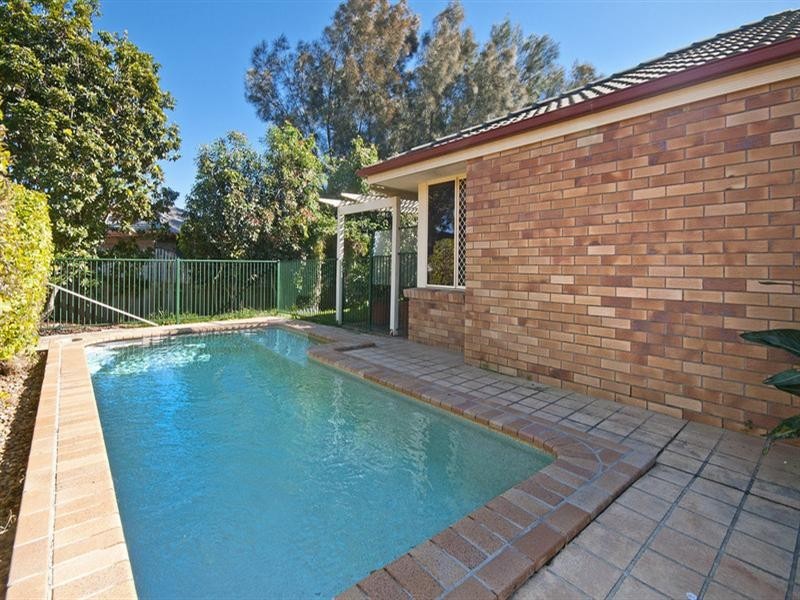 8 Baumea Court, Elanora QLD 4221