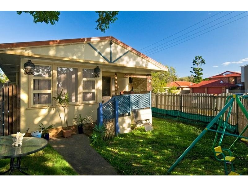 2/32 Third Avenue, Palm Beach QLD 4221