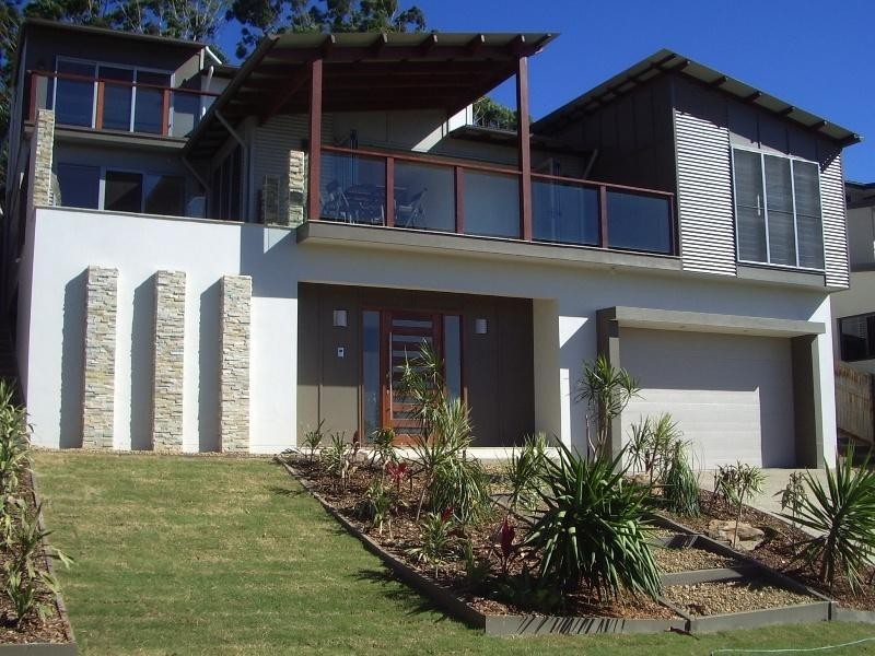 27 Sawtell Drive, Currumbin Waters QLD 4223