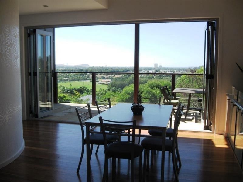 27 Sawtell Drive, Currumbin Waters QLD 4223