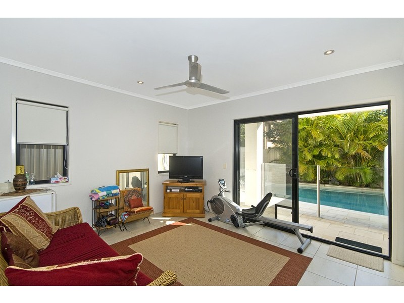 1/90 Leyte Avenue, Palm Beach QLD 4221