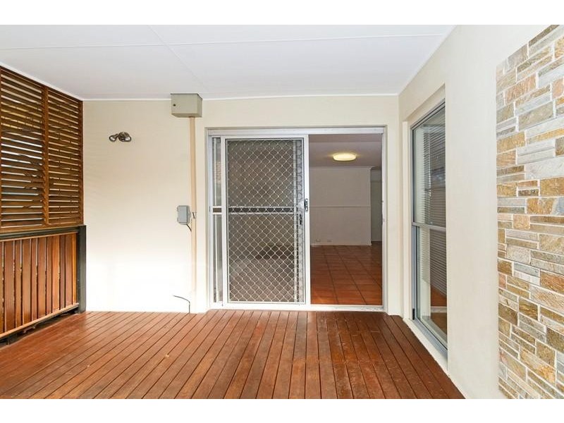 2/21 Tallebudgera Drive, Palm Beach QLD 4221