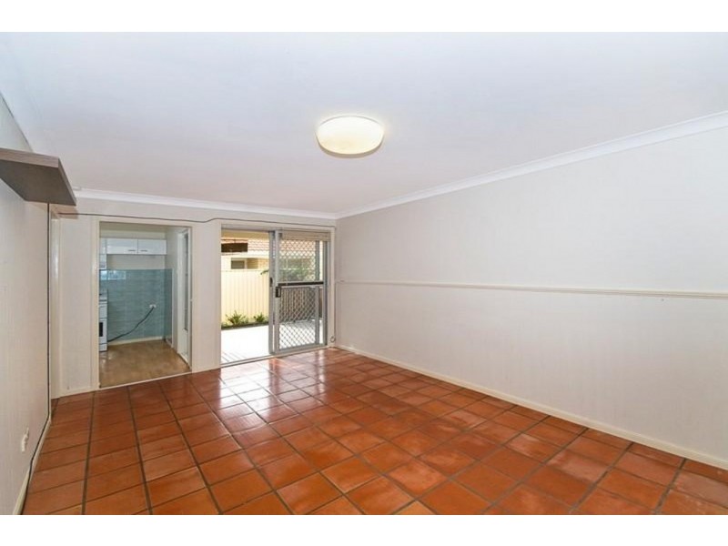 2/21 Tallebudgera Drive, Palm Beach QLD 4221