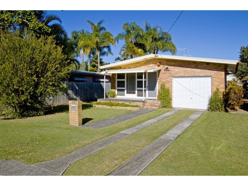 12 Morotai Avenue, Palm Beach QLD 4221