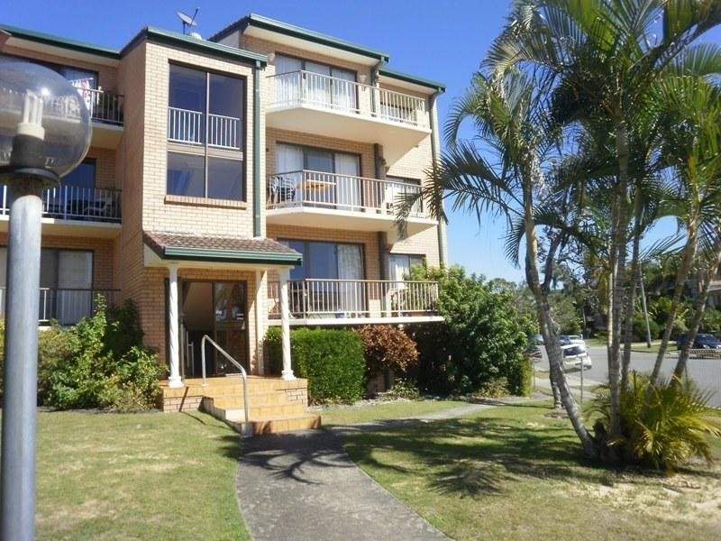 13/2 Twenty Eighth Avenue, Palm Beach QLD 4221