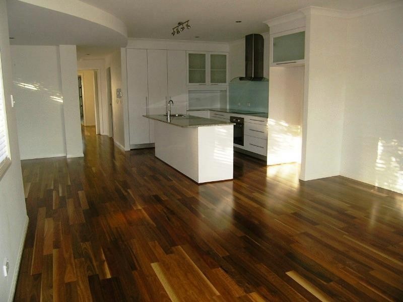 2/182 Cypress Terrace, Palm Beach QLD 4221