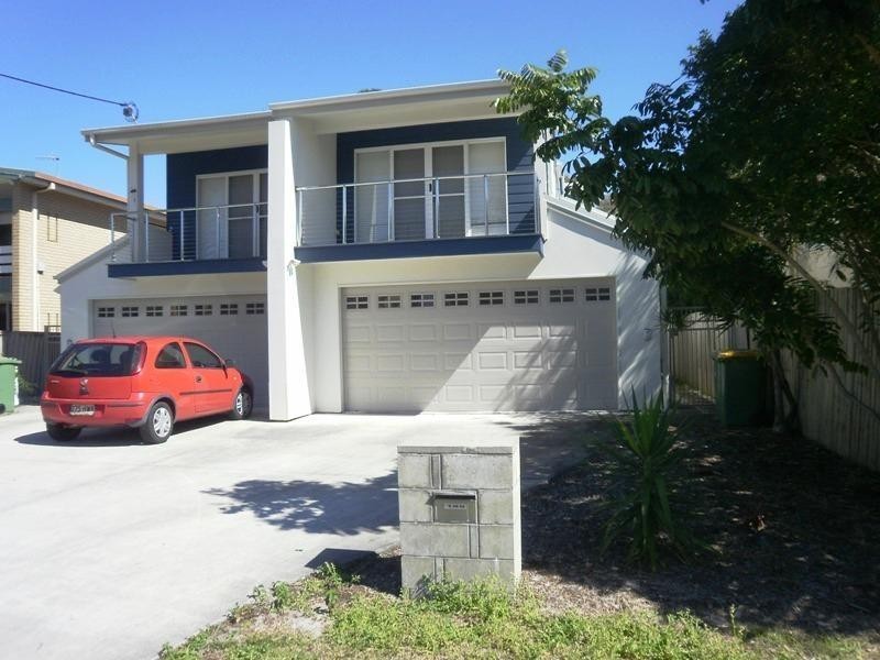 2/182 Cypress Terrace, Palm Beach QLD 4221