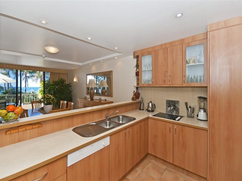 2c/828 Pacific Parade, Currumbin QLD 4223